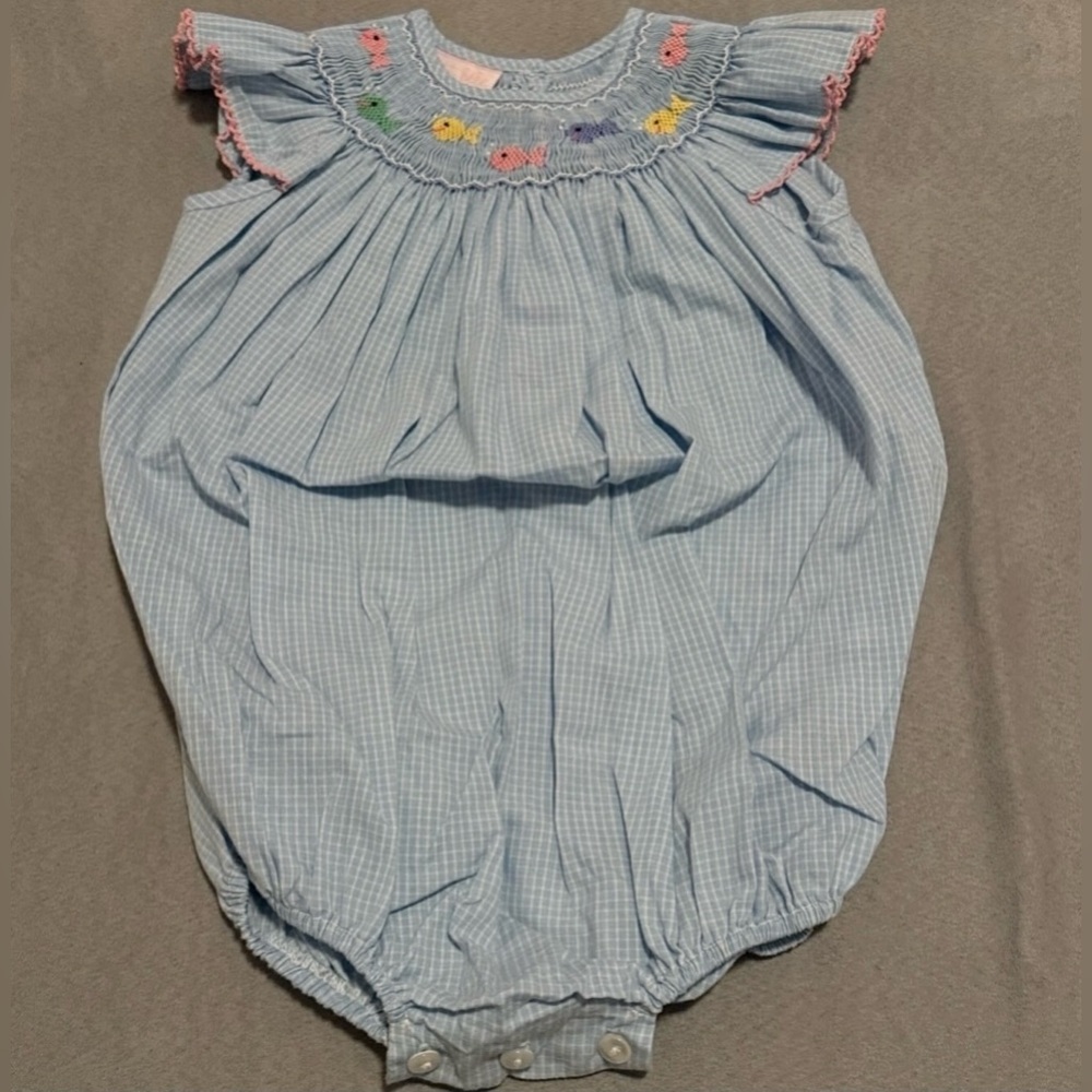 Smocked fish bubble